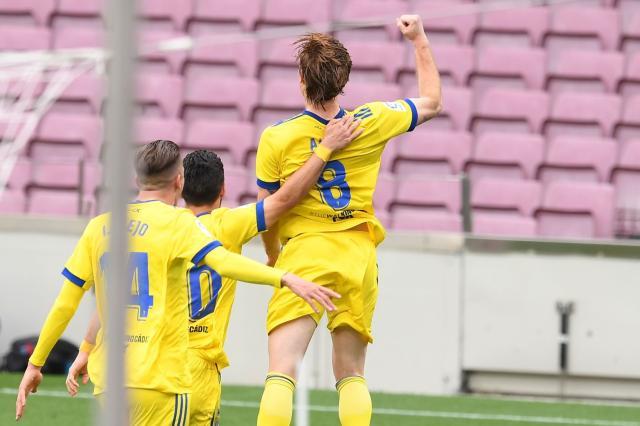 乐鱼专属资源-又是朗格莱犯错！巴萨惨遭绝平争冠希望渺茫